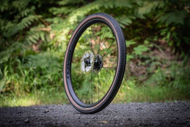 Roval apresenta nova versão das rodas Terra CLX e CLX Evo