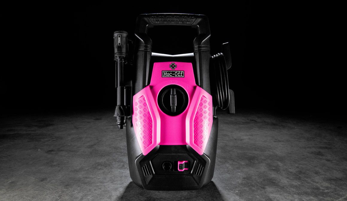 Muc-Off apresenta máquina de lavar bicicletas a alta pressão