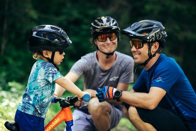 Ter um filho não significa parar de pedalar