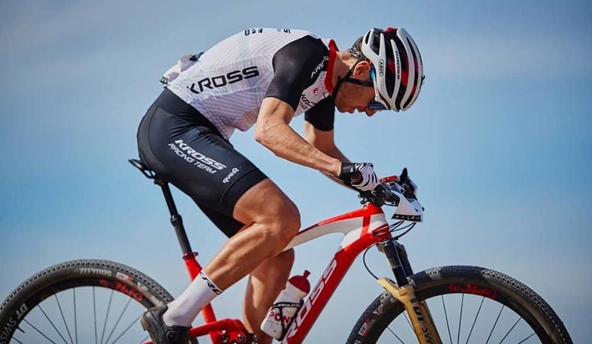 A que altura devo colocar o guiador? 