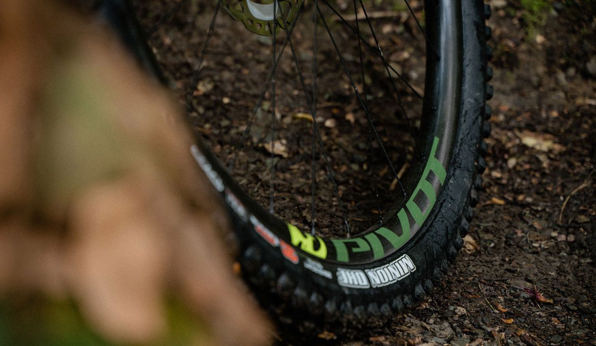 Pressão máxima na roda: cuidado ao encher um pneu tubeless