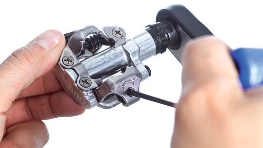 Experimenta estas duas coisas se te custa retirar o pé do pedal 