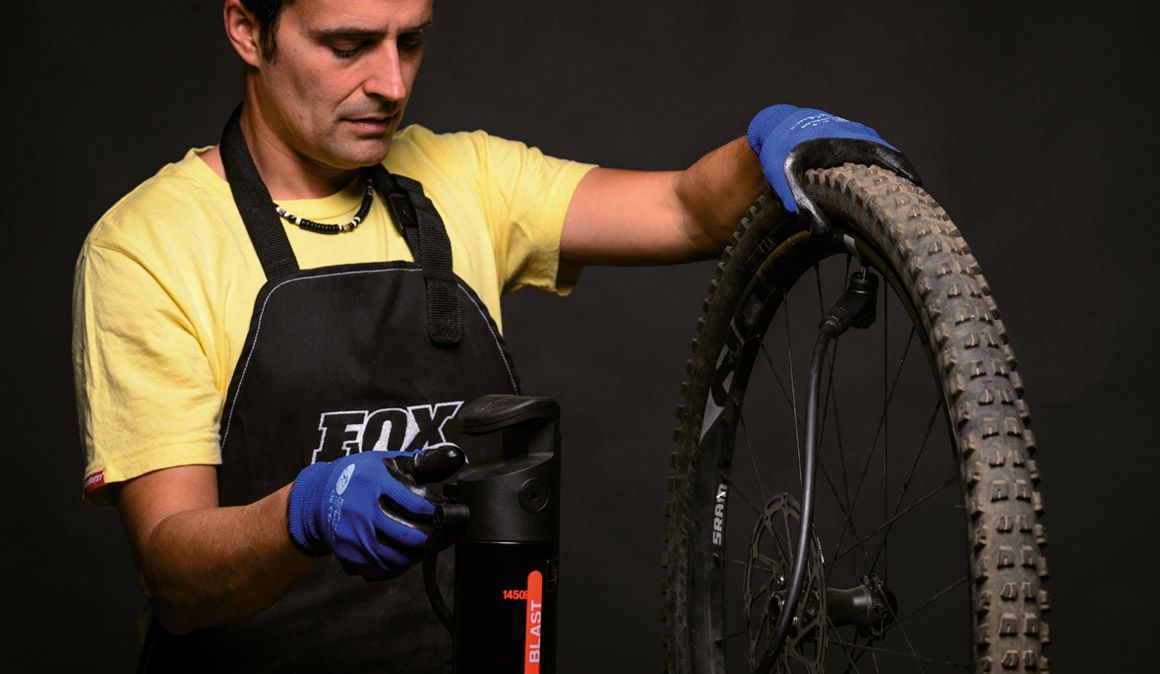 É possível danificar o aro da bicicleta ao colocar muita pressão?