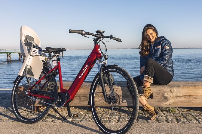 Cláudia Vieira é embaixadora da Riverside Bike Shop