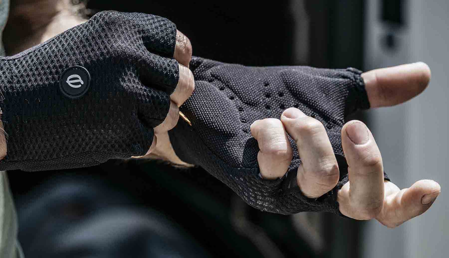 Elastic Interface criou um tecido revolucionário para as luvas