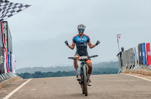David Rosa vence o XCO na Santander Brasil Ride Espinhaço