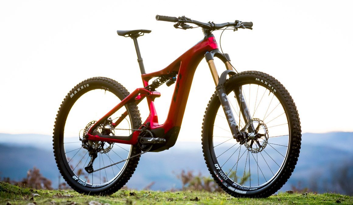 Já foi apresentada a nova BH AtomX Carbon