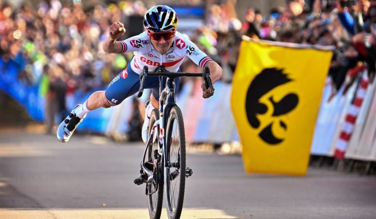 Tom Pidcock confirma os prognósticos e vence o Mundial de ciclocrosse