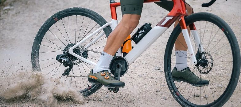 Catlike lança edição limitada dos sapatos Mixino XC