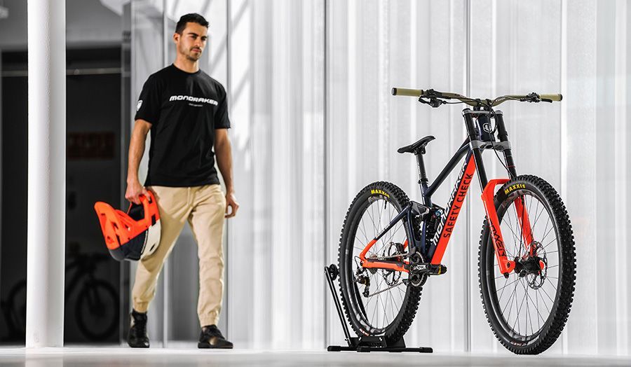 Mondraker Summum fará a "Safety Check" da UCI
