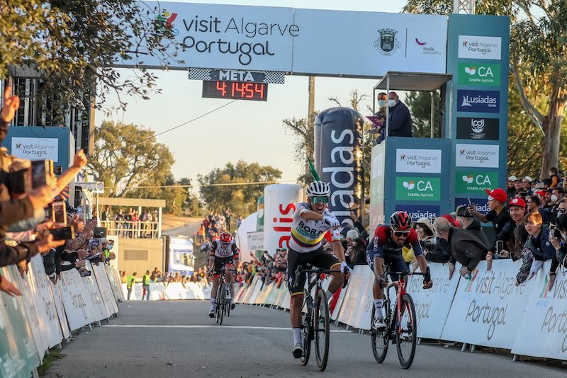 Volta ao Algarve: Higuita triunfa no Malhão e Evenepoel ganha geral
