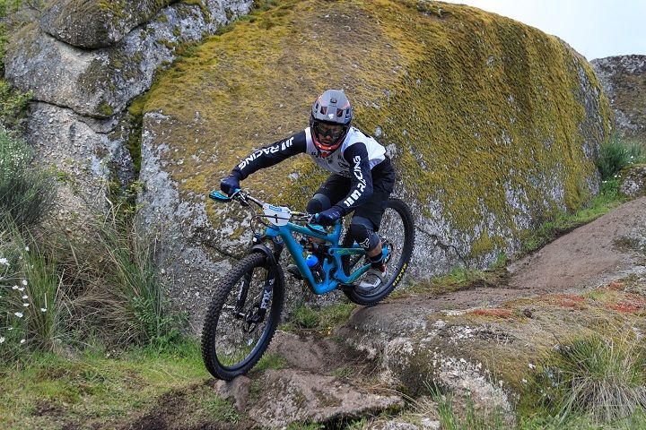 Enduro: João Rodrigues e Sara Ferreira ganham em Cadafaz