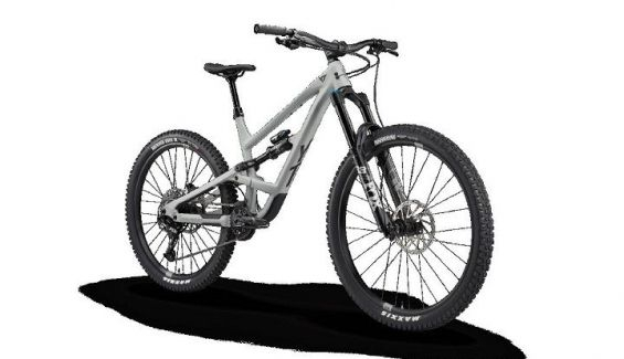 Nova YT Capra Core 2. Versão mullet