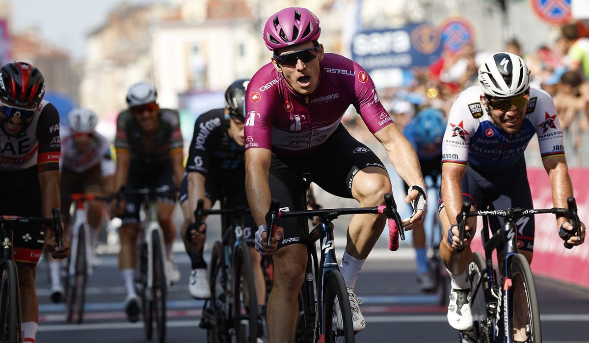 Arnaud Démare soma a sua terceira vitória no Giro