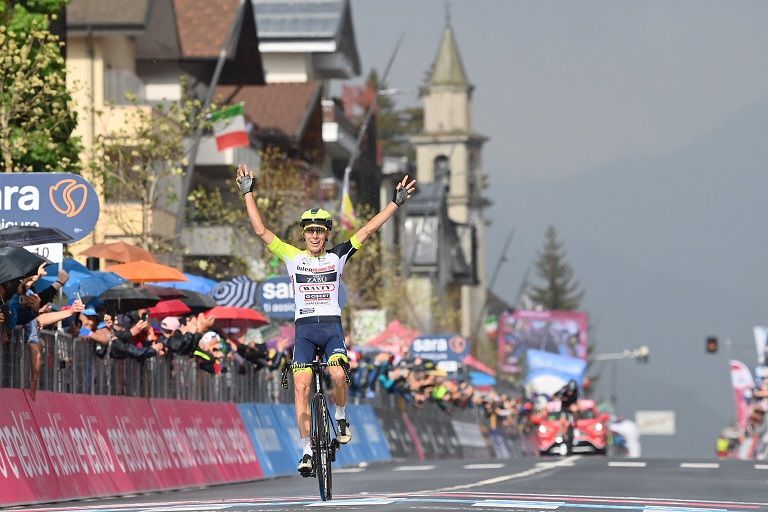 Jan Hirt ganhou a 16ª etapa do Giro e João Almeida mantém o 3º lugar