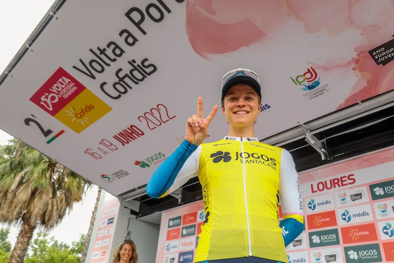 Nathalie Eklund triunfa com autoridade no prólogo