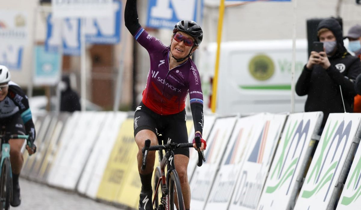 Pai de Amy Peters cético quanto à recuperação total da ciclista