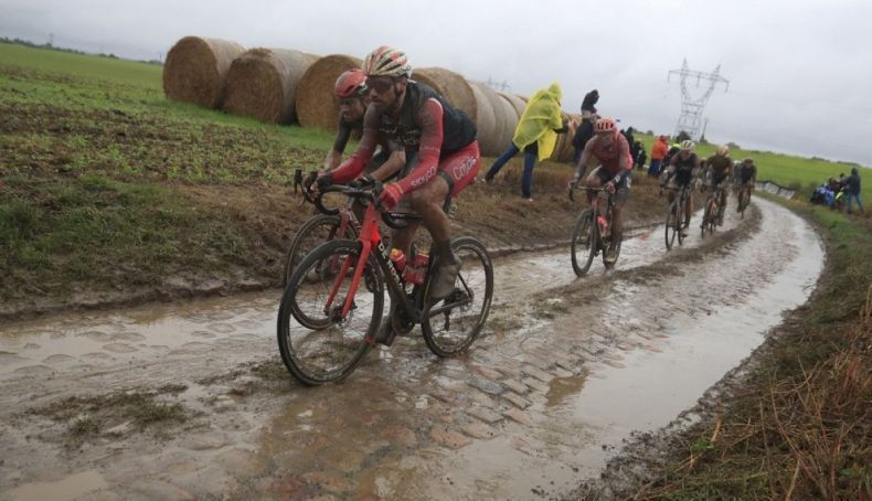 carvalho en la paris roubaix 21 de la que se tuvo que retirar 2 790x454