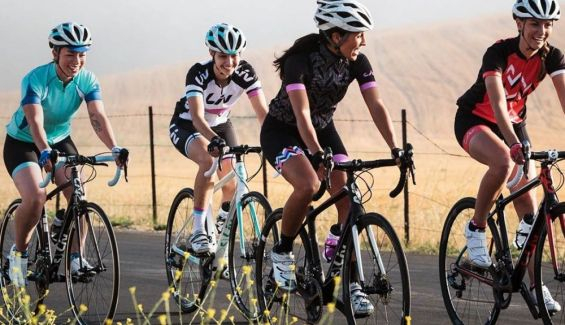 liv carretera grupo ciclistas mujer 1 1000x575