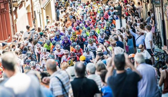 imagen de la multitudinaria salida desde irun imagen de la multitudinaria salida desde irun