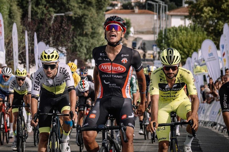 Tomás Contte mais forte no sprint em Águeda