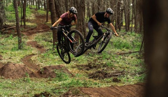 ghost sidebyside actionshot blong 7361