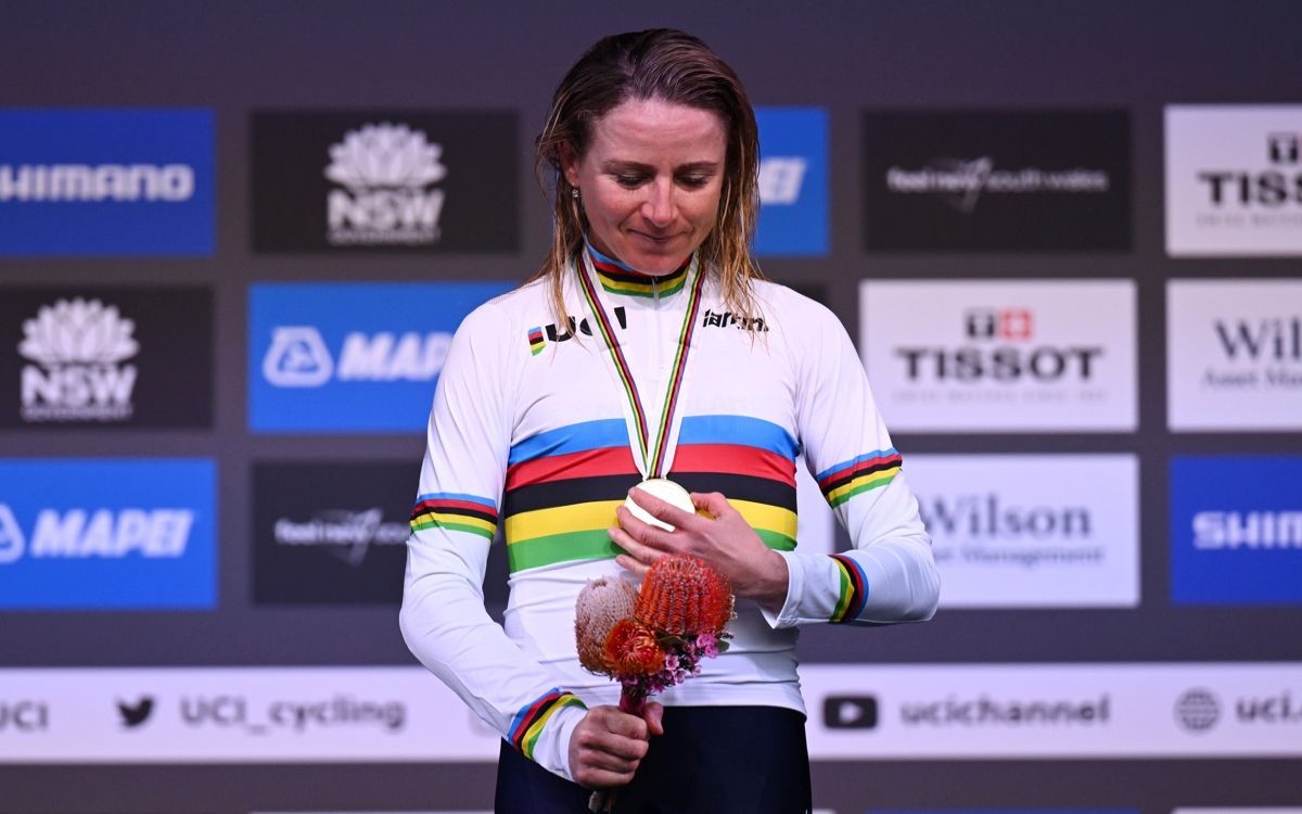 Annemiek van Vleuten recebeu duas multas após ganhar o Mundial de estrada