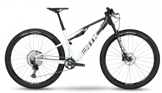 fourstroke three cbn wht wht sideview fourstroke three cbn wht wht sideview