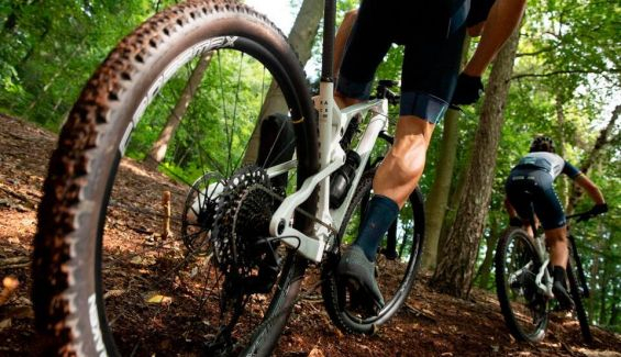 bicicleta mtb race 900s grupo gx eagle axs ruedas mavic crossmax aluminio 6