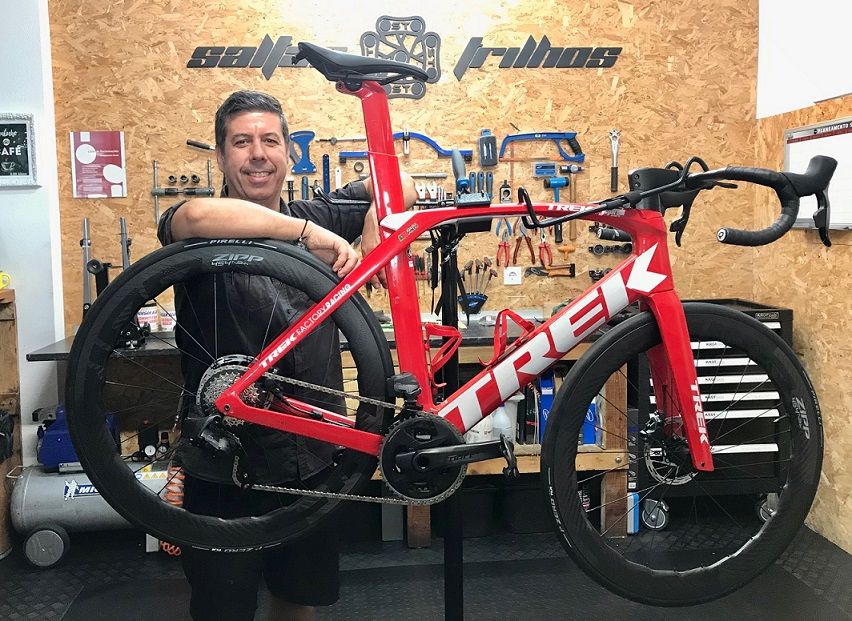 Montagem de transmissão eletrónica SRAM Force eTap AXS