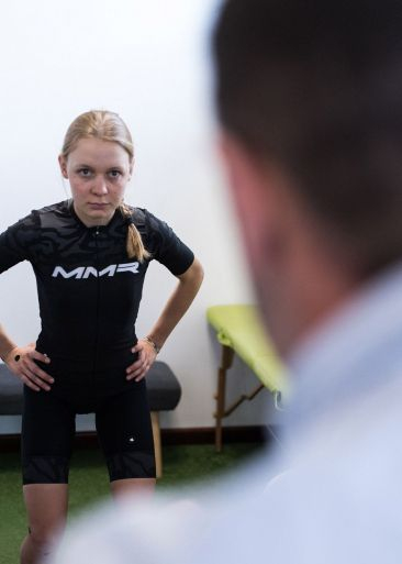 mmr racing team 2023 100 femenino detalle 1 mmr racing team 2023 100 femenino detalle 1