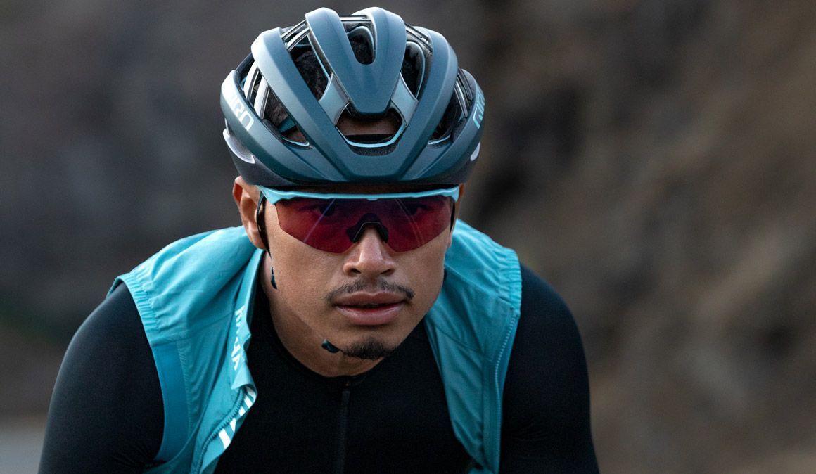 Giro apresenta o novo capacete Aries Spherical para XC e estrada