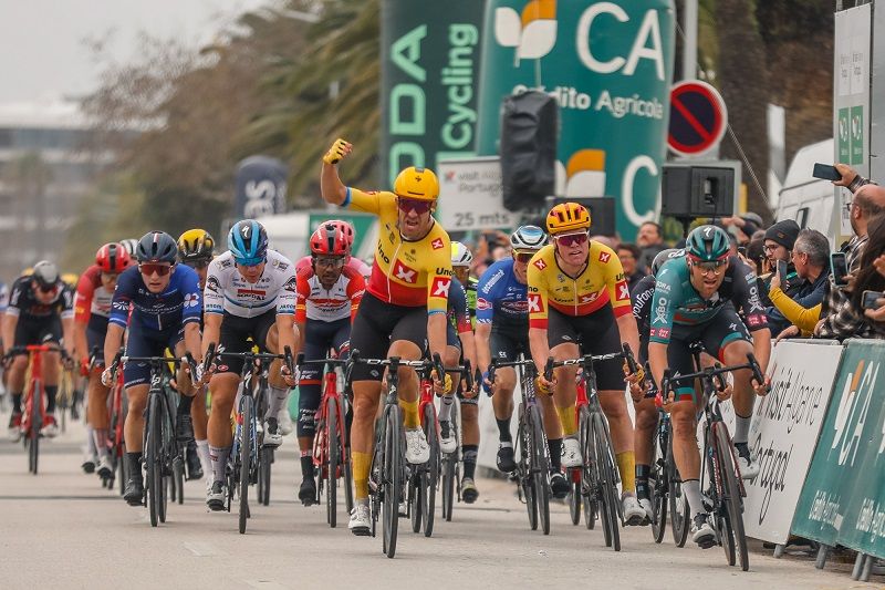 Alexander Kristoff ganhou a primeira etapa da Volta ao Algarve