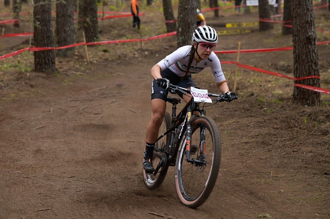 Raquel Queirós e Mathis Azzaro ganham o XCO Internacional de Vila Franca