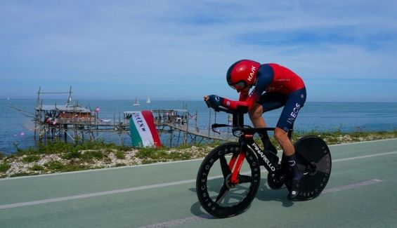 lejos de su mejor version contra el crono pero manteniendo sus opciones geraint thomas ineos grenadiers 7 1200x690