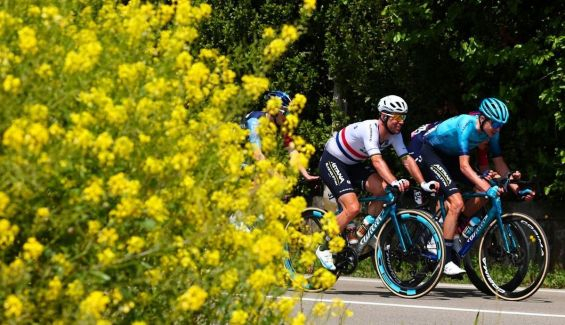 la caida final elimino de las apuestas al protagonista de la imagen mark cavendish astana 7 1200x690 la caida final elimino de las apuestas al protagonista de la imagen mark cavendish astana 7 1200x690