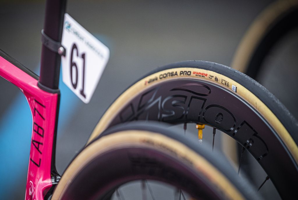 Vittoria Corsa Pro