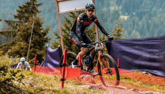 valero y el bh coloma team estrenan una nueva bh lynx en lenzerheide detalle