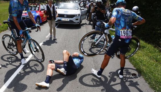 mark cavendish astana qazaqstan team se tuvo que marchar a casa en la octava etapa 7 1200x690