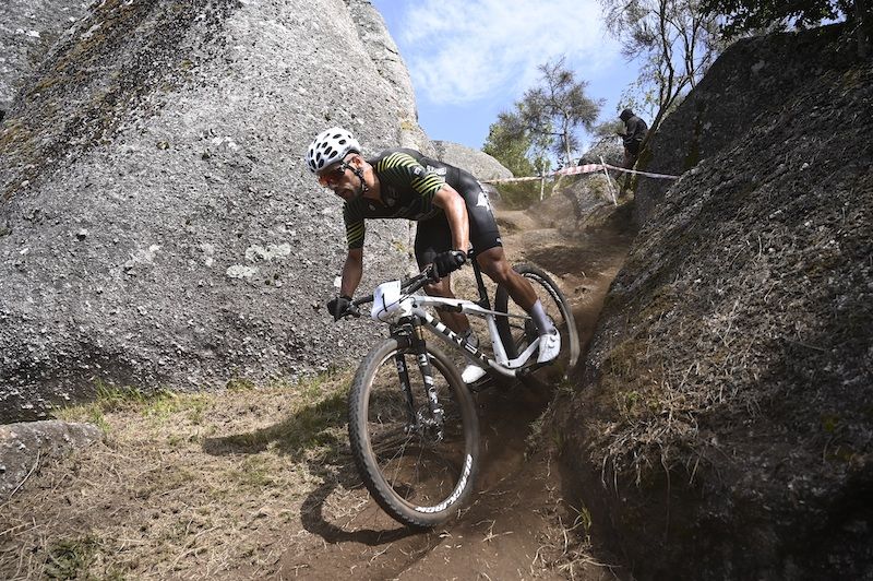 Roberto Ferreira e Raquel Queirós são os campeões nacionais de XCO