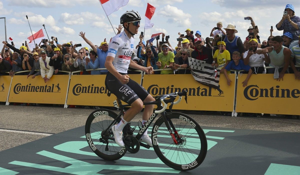 Pogacar grita de raiva e ganha a penúltima etapa do Tour