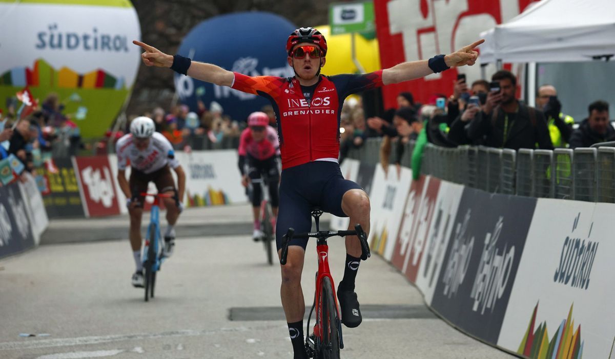 Tao Geoghegan Hart assina contrato de três anos com a Lidl Trek