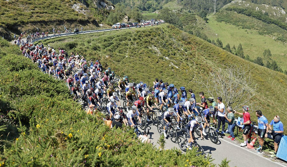 Estes são os 176 ciclistas que vão participar na Volta a Espanha 2023