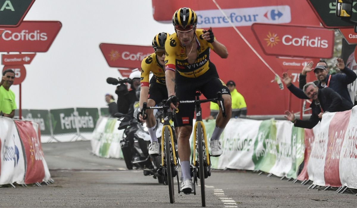 Jumbo Visma dá recital no Angliru