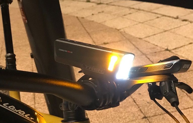Testámos a luz de circulação diurna Trek Commuter Pro RT
