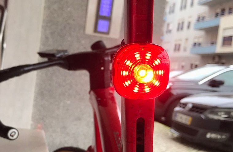 TESTE luz traseira iGPSPORT TL30