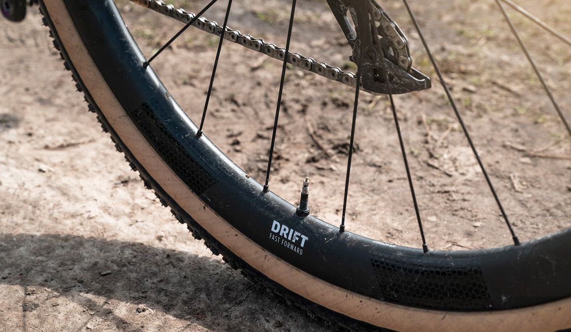 Drift, as rodas em carbono de gravel da FFWD