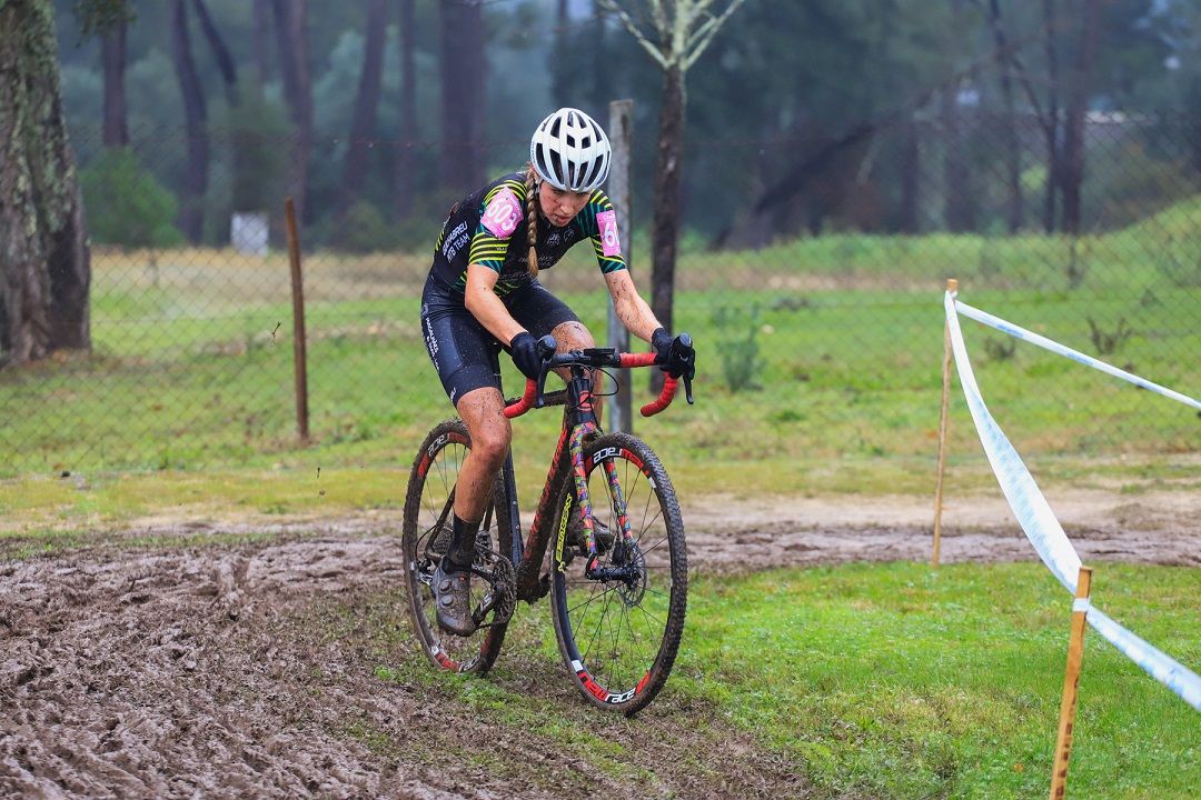Ana Santos e Roberto Ferreira revalidam títulos de ciclocrosse