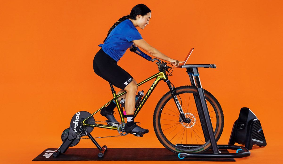 Novo rolo Wahoo KICKR CORE Zwift One com mudanças inteligentes