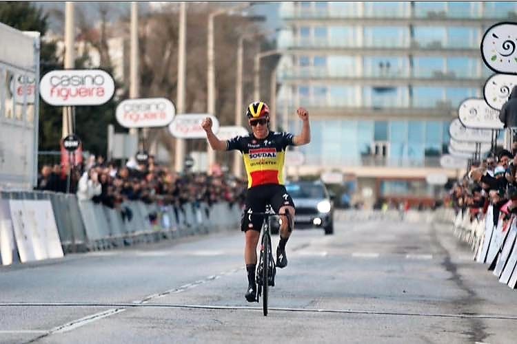 Remco Evenepoel domina na Figueira da Foz